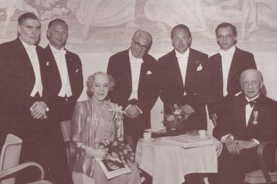 1959: 80ste verjaardag van Oskar Back: v.l.n.r. staand: Noske, Olof, F. Leitner, Krebbers, Stuurop