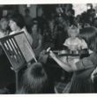 'Opspeelavond' bij Coosje Wijzenbeek , 1971