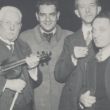 Tweede van links: concertmeester Louis Zimmerman met in het midden: Eduard van Beinum