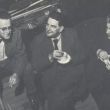 Pauze tijdens een repetitie: Midden: Van Beinum. Rechts van hem concertmeester Jan Damen