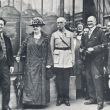 In Parijs met H. M.'s gezant Jonkheer J. Loudon, mevrouw Loudon en de adjudant van de president