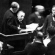 Dirigent Willem Mengelberg repeteert met pianist Igor Strawinsky
