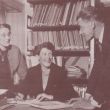 Mej. Meinecke, (admin.) Mevr. v.d. Boogaard (secretaresse) en directeur Everard van Royen